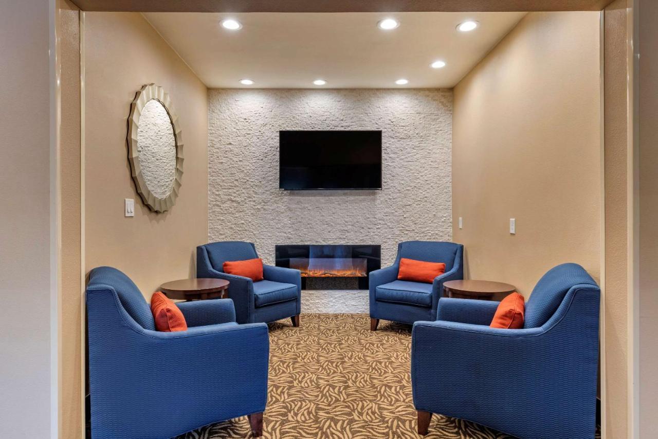 Comfort Suites Лафкин Экстерьер фото