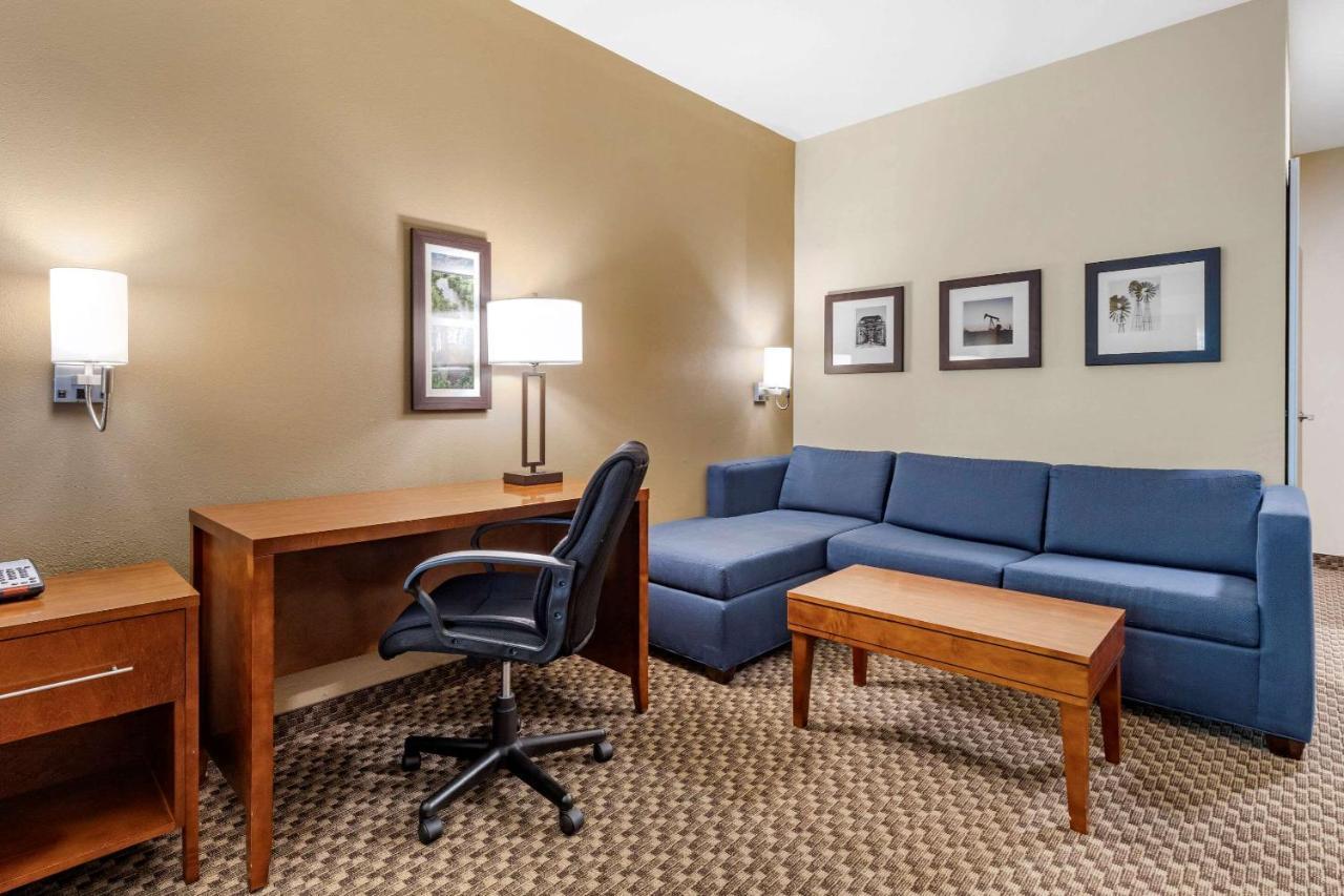 Comfort Suites Лафкин Экстерьер фото