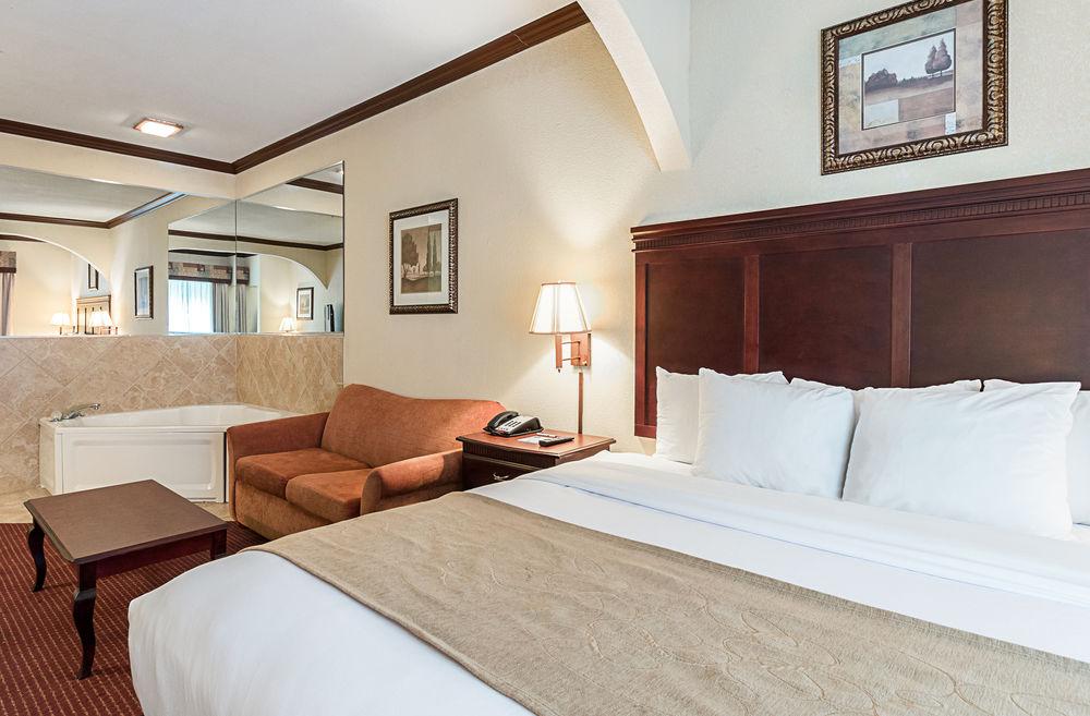 Comfort Suites Лафкин Экстерьер фото
