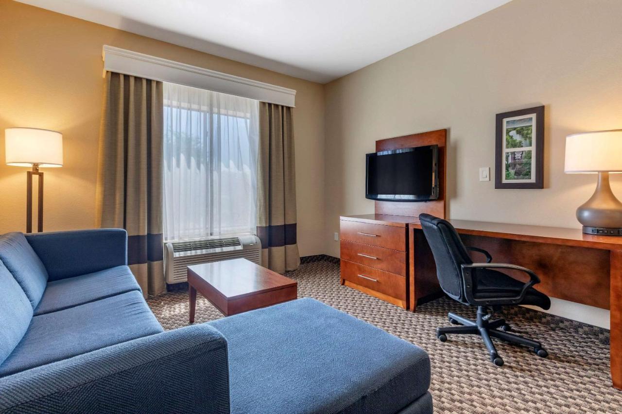 Comfort Suites Лафкин Экстерьер фото