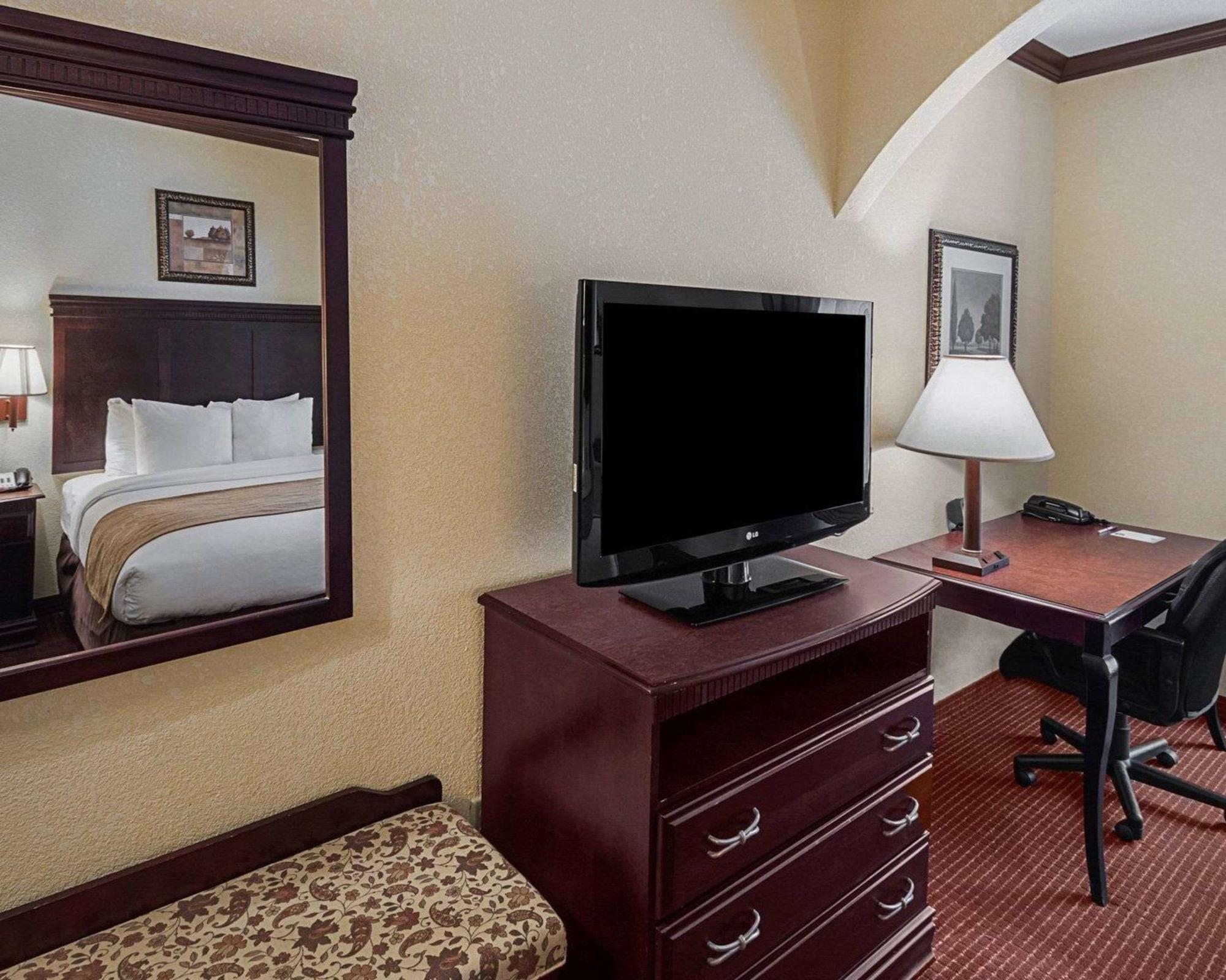 Comfort Suites Лафкин Экстерьер фото