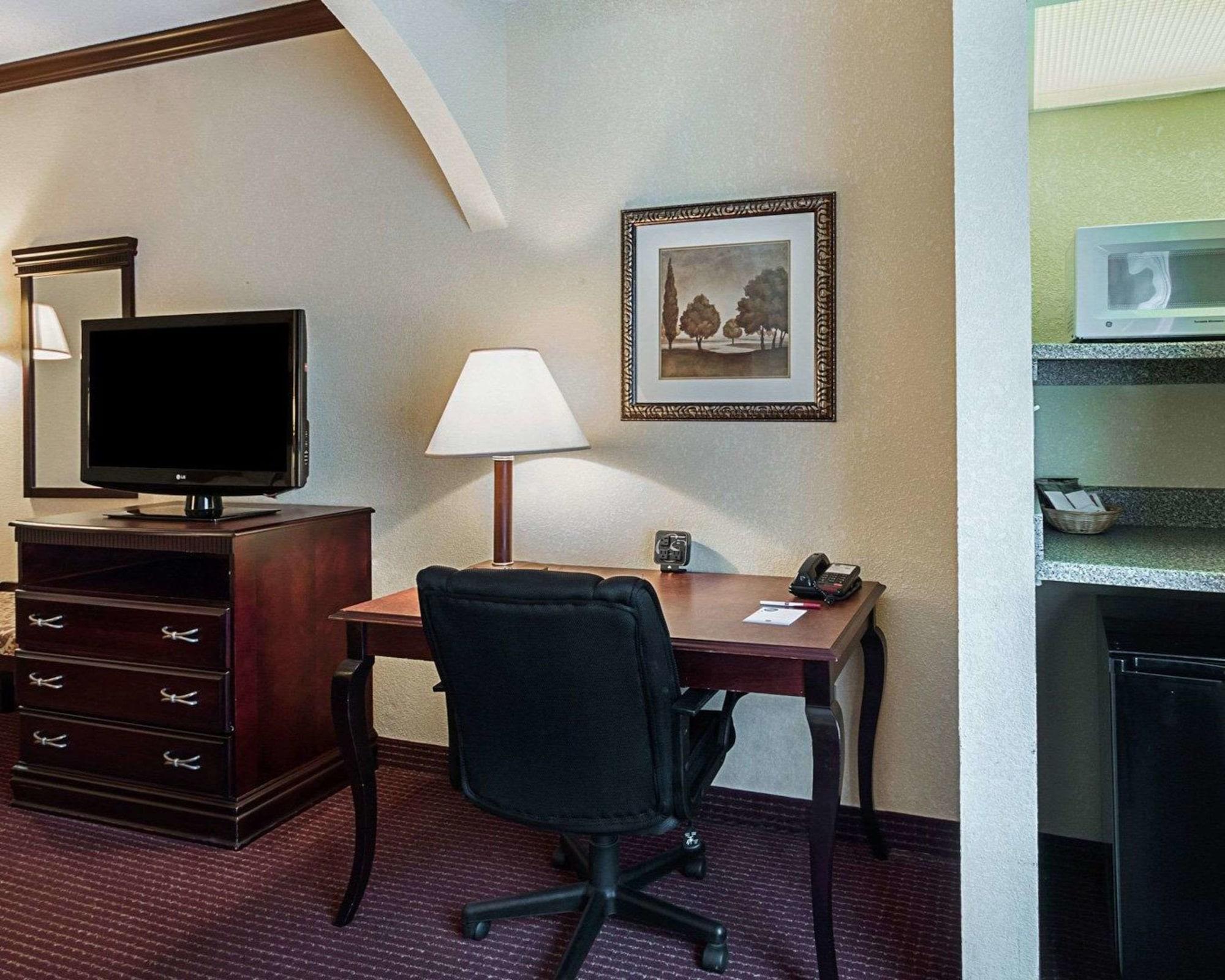 Comfort Suites Лафкин Экстерьер фото