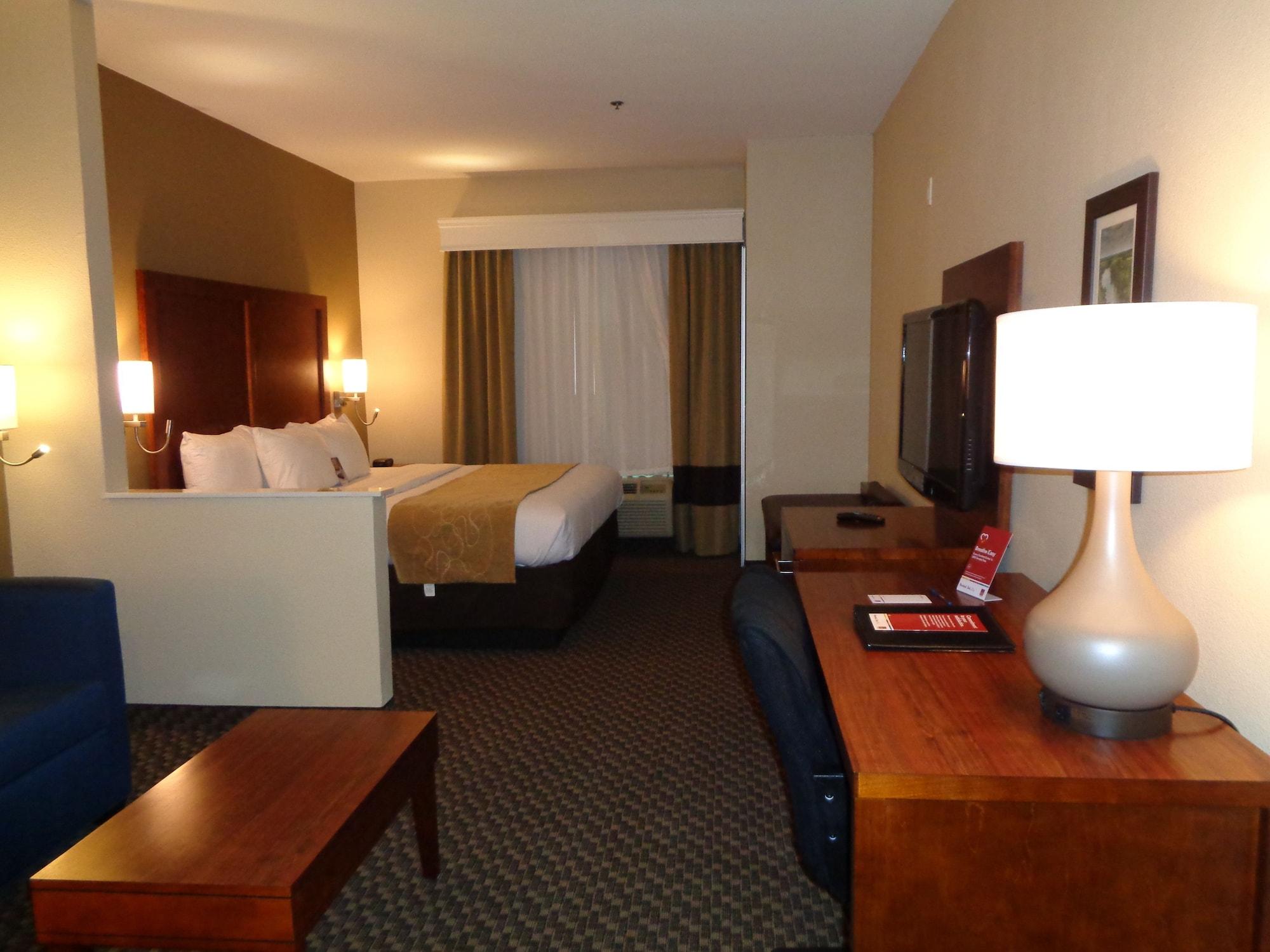 Comfort Suites Лафкин Экстерьер фото