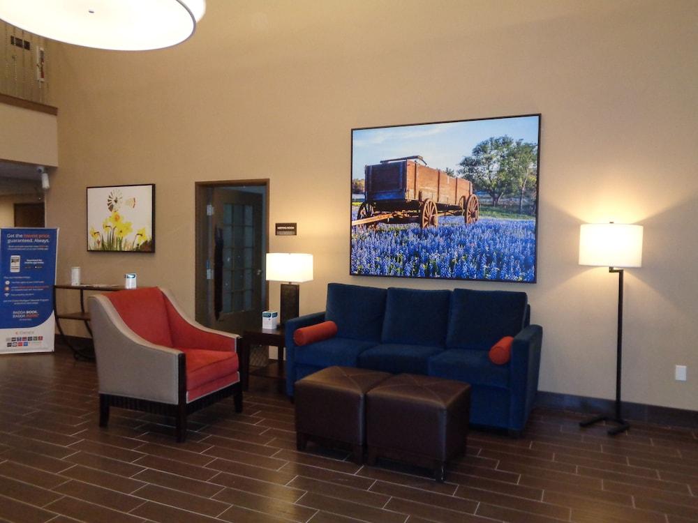 Comfort Suites Лафкин Экстерьер фото