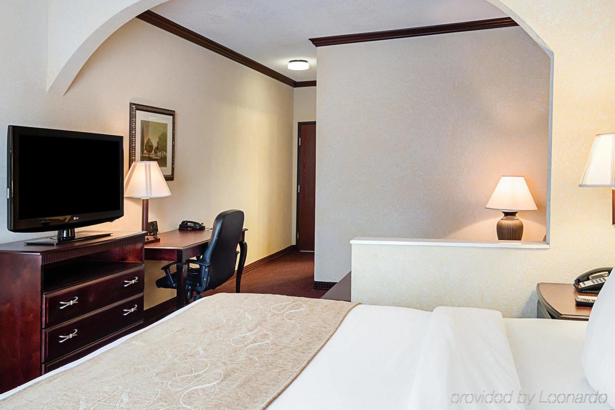 Comfort Suites Лафкин Экстерьер фото