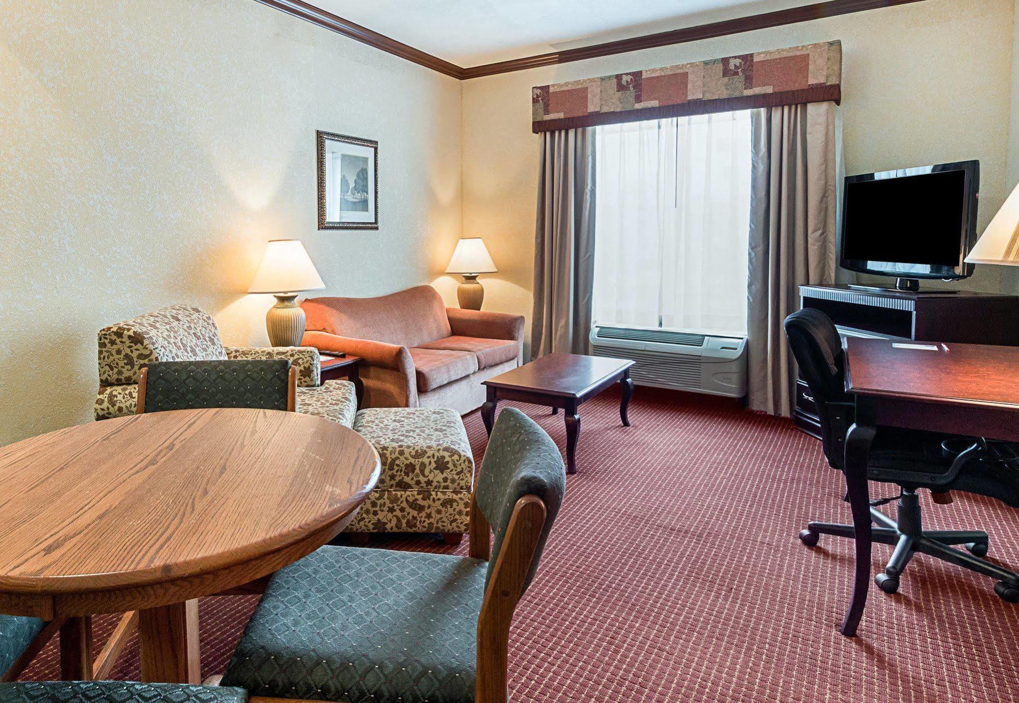 Comfort Suites Лафкин Экстерьер фото